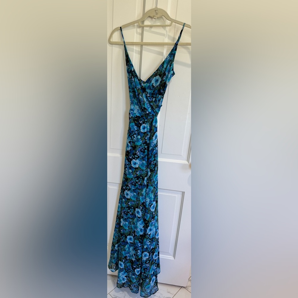 REFORMATION (worn once) size 0 wrap dress blue and black floral